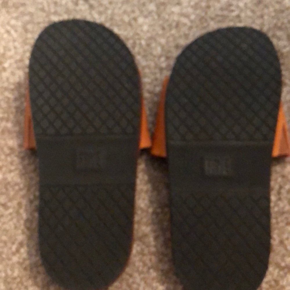 Frye slides - Picture 2 of 2